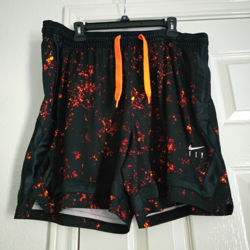 Women's Nike Loose Fit Fly Mesh Crossover Basketball shorts